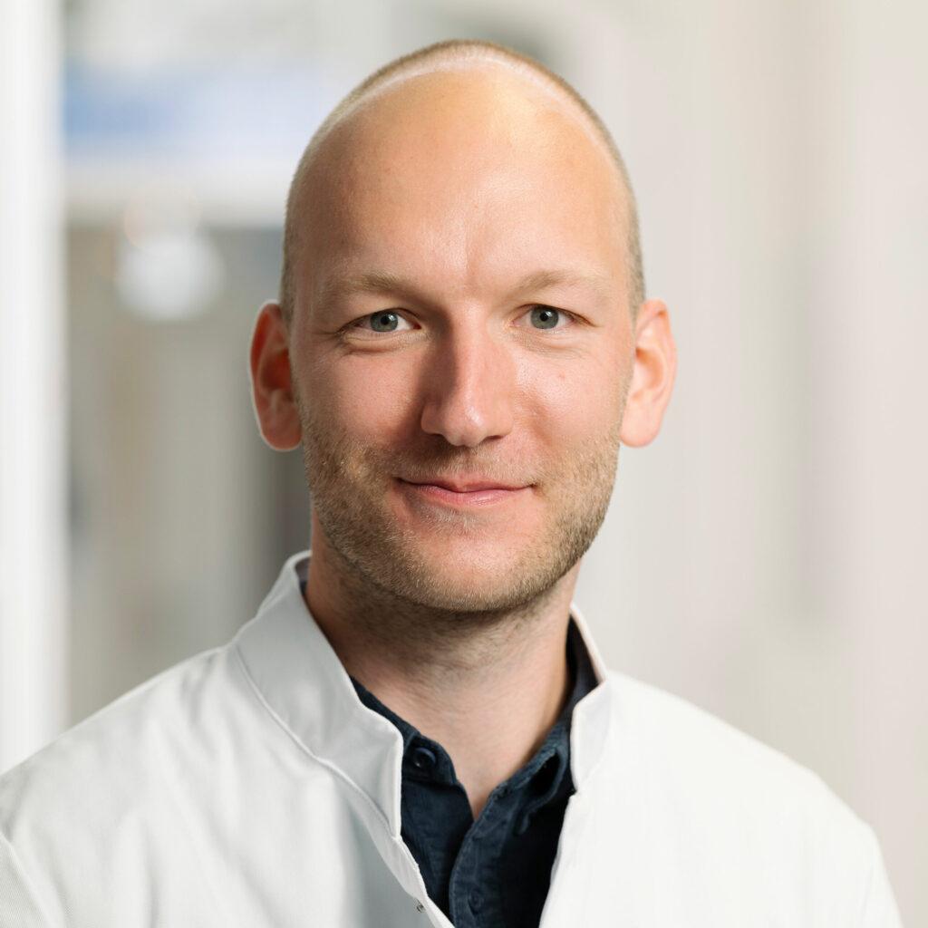Dr. Johannes Busch