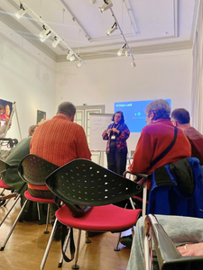 Lucia Feldmann presenting research at NeuroTalk